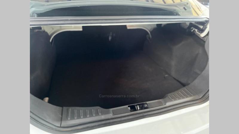 FORD - FOCUS - 2014/2015 - Branca - R$ 53.900,00