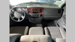 DODGE - RAM - 2005/2006 - Preta - R$ 129.900,00