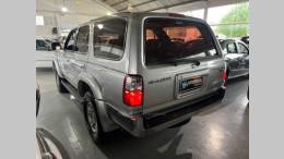 TOYOTA - HILUX SW4 - 2002/2002 - Prata - R$ 77.900,00