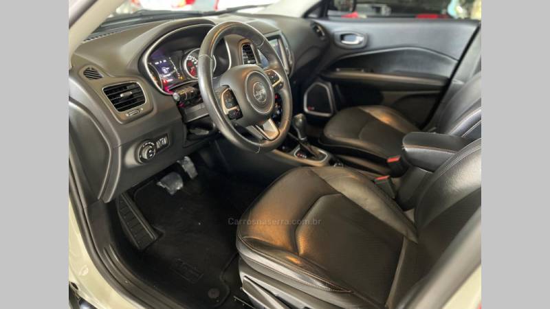 JEEP - COMPASS - 2017/2018 - Branca - R$ 96.900,00