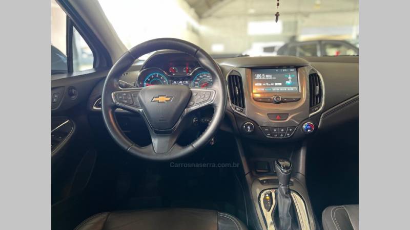 CHEVROLET - CRUZE - 2016/2017 - Branca - R$ 85.900,00