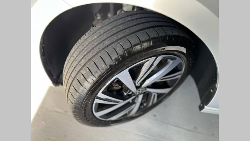 VOLKSWAGEN - VIRTUS - 2023/2023 - Prata - R$ 119.900,00