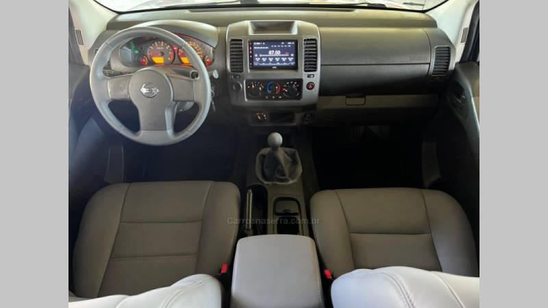 NISSAN - FRONTIER - 2012/2013 - Prata - R$ 89.900,00