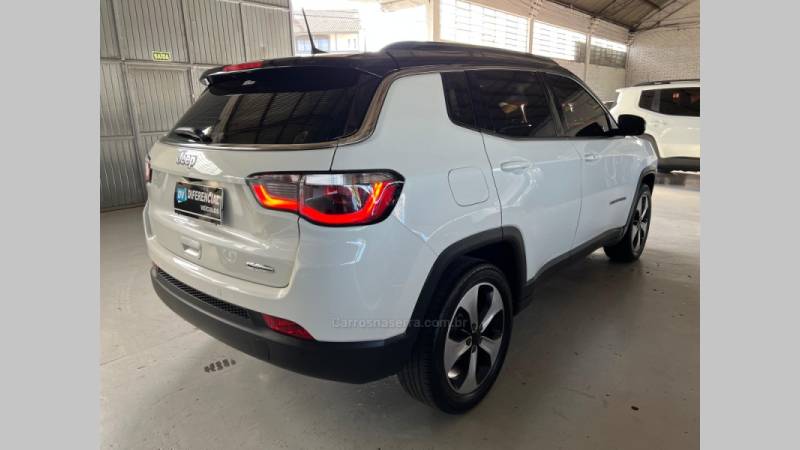 JEEP - COMPASS - 2017/2018 - Branca - R$ 96.900,00