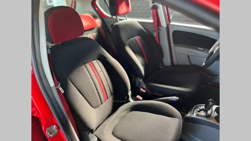 FIAT - PALIO - 2013/2014 - Vermelha - R$ 42.900,00