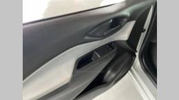 CHEVROLET - ONIX - 2016/2017 - Prata - R$ 55.900,00