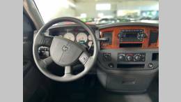 DODGE - RAM - 2005/2006 - Preta - R$ 129.900,00