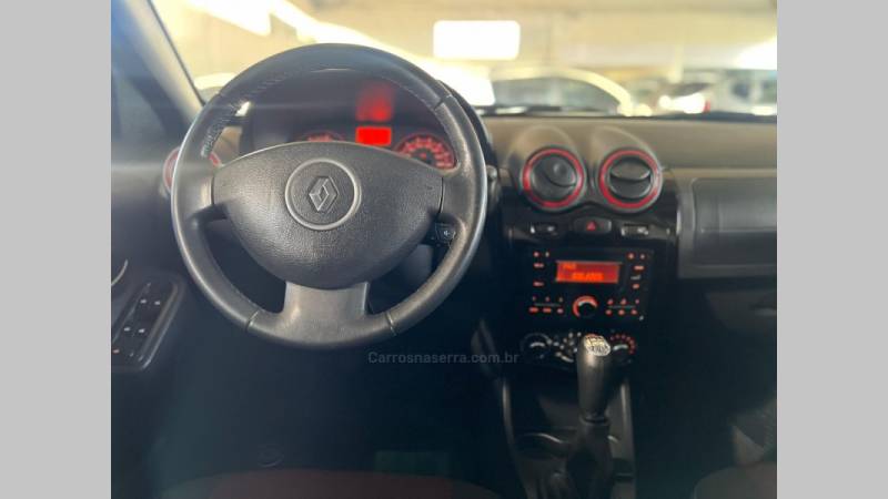 RENAULT - SANDERO - 2014/2014 - Prata - R$ 39.900,00