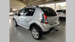 RENAULT - SANDERO - 2013/2013 - Prata - R$ 41.900,00
