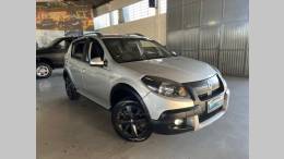 RENAULT - SANDERO - 2014/2014 - Prata - R$ 39.900,00