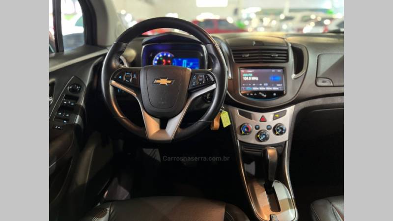 CHEVROLET - TRACKER - 2014/2015 - Cinza - R$ 70.900,00