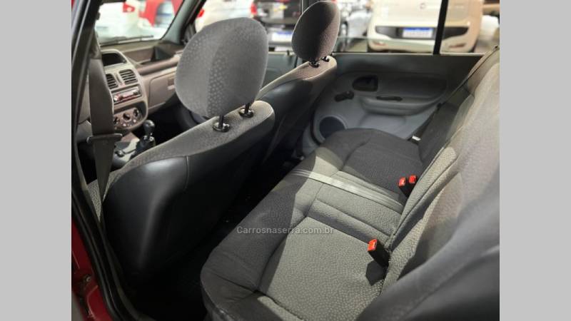 RENAULT - CLIO - 2011/2011 - Vermelha - R$ 23.900,00