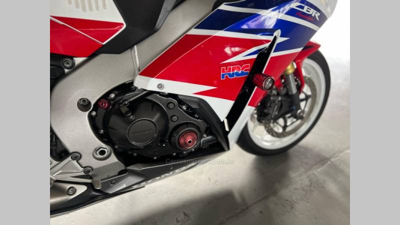 HONDA - CBR 1000RR - 2013/2013 - Branca - R$ 59.900,00