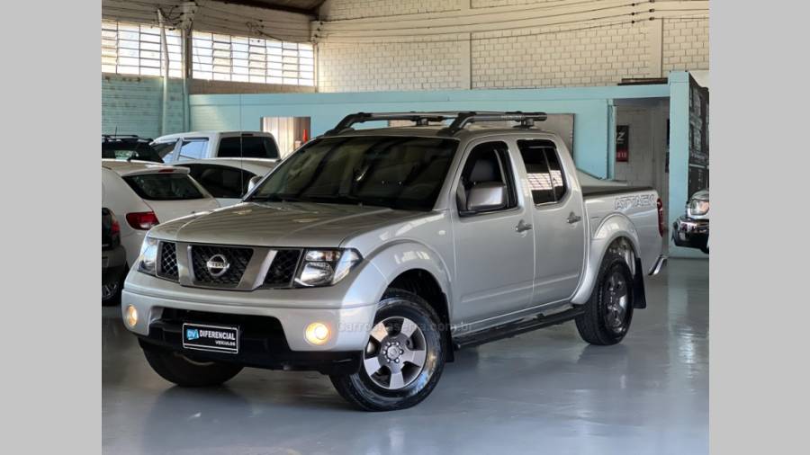 NISSAN - FRONTIER - 2012/2013 - Prata - R$ 89.900,00