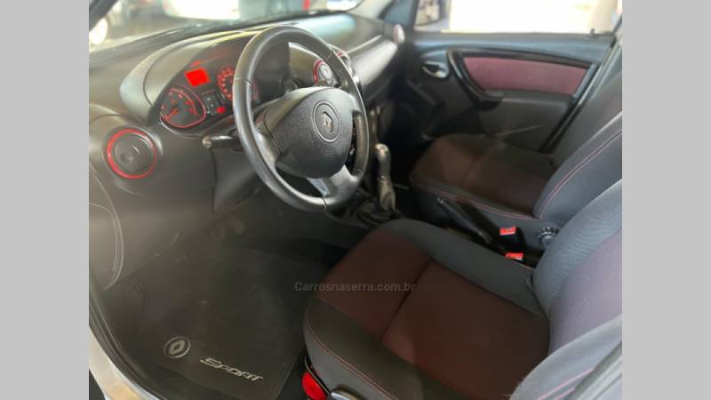 RENAULT - SANDERO - 2014/2014 - Prata - R$ 39.900,00