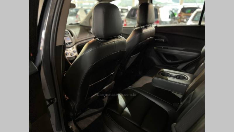 CHEVROLET - TRACKER - 2014/2015 - Cinza - R$ 70.900,00