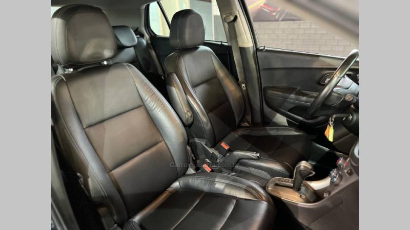 CHEVROLET - TRACKER - 2014/2015 - Cinza - R$ 70.900,00