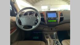TOYOTA - HILUX SW4 - 2009/2010 - Bege - R$ 99.900,00