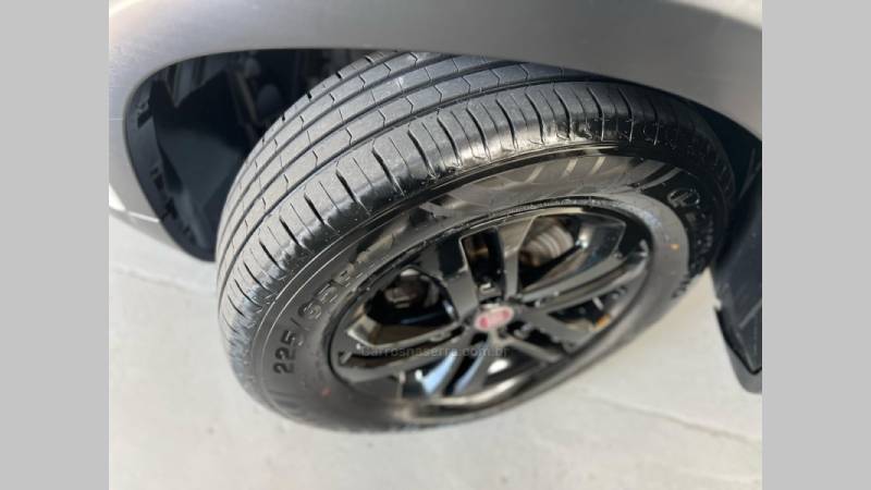 FIAT - TORO - 2017/2018 - Branca - R$ 112.900,00