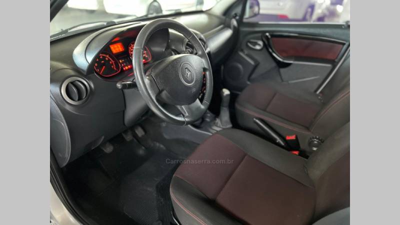 RENAULT - SANDERO - 2013/2013 - Prata - R$ 41.900,00