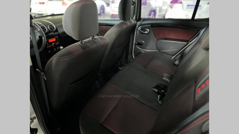 RENAULT - SANDERO - 2013/2013 - Prata - R$ 41.900,00