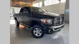 DODGE - RAM - 2005/2006 - Preta - R$ 129.900,00