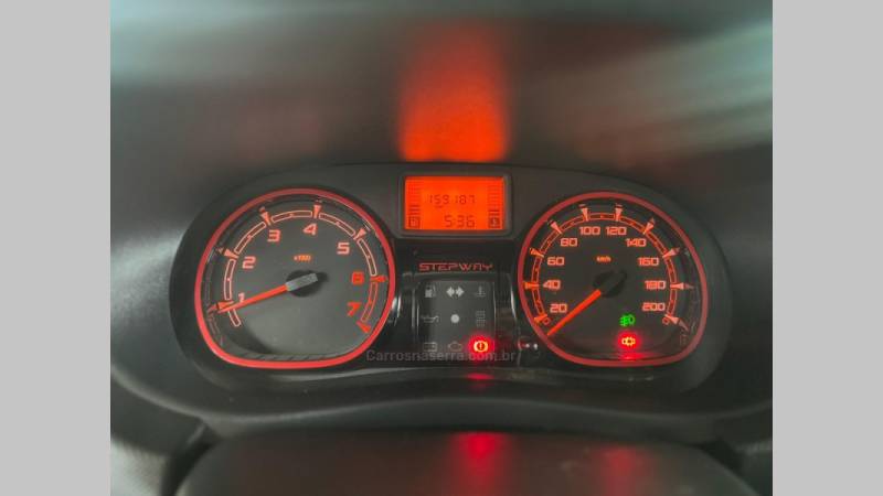 RENAULT - SANDERO - 2014/2014 - Prata - R$ 39.900,00