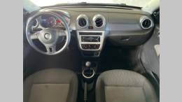 VOLKSWAGEN - VOYAGE - 2013/2014 - Prata - R$ 39.900,00
