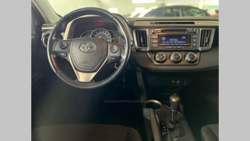 TOYOTA - RAV4 - 2014/2015 - Prata - R$ 94.900,00
