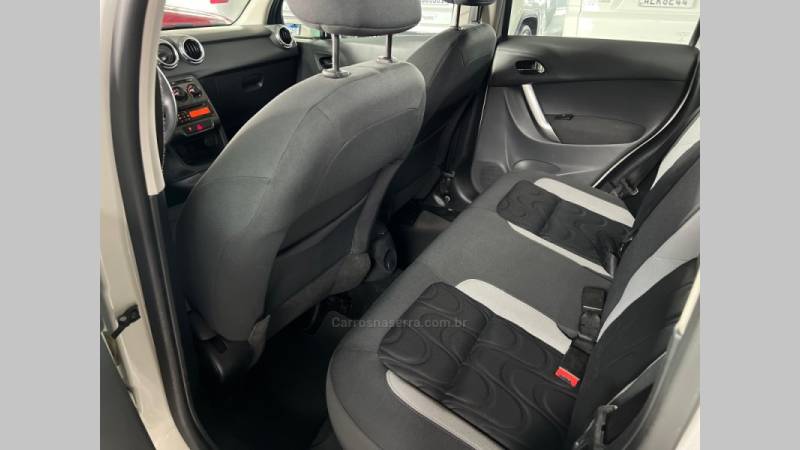 CITROËN - C3 - 2012/2013 - Branca - R$ 38.900,00