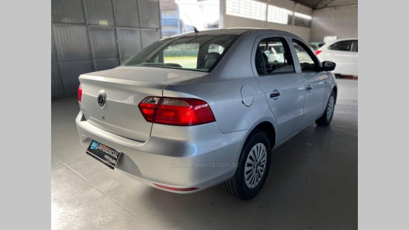 VOLKSWAGEN - VOYAGE - 2013/2014 - Prata - R$ 39.900,00