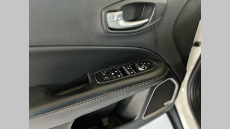 JEEP - COMPASS - 2017/2018 - Branca - R$ 109.900,00