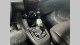 FORD - FIESTA - 2015/2016 - Branca - R$ 57.900,00