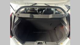 FORD - FIESTA - 2015/2016 - Branca - R$ 57.900,00
