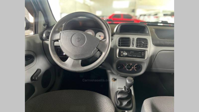 RENAULT - CLIO - 2010/2011 - Preta - R$ 21.900,00