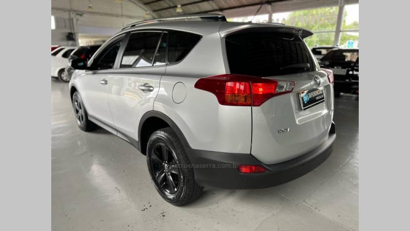 TOYOTA - RAV4 - 2014/2015 - Prata - R$ 94.900,00