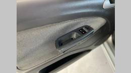 VOLKSWAGEN - VOYAGE - 2013/2014 - Prata - R$ 39.900,00