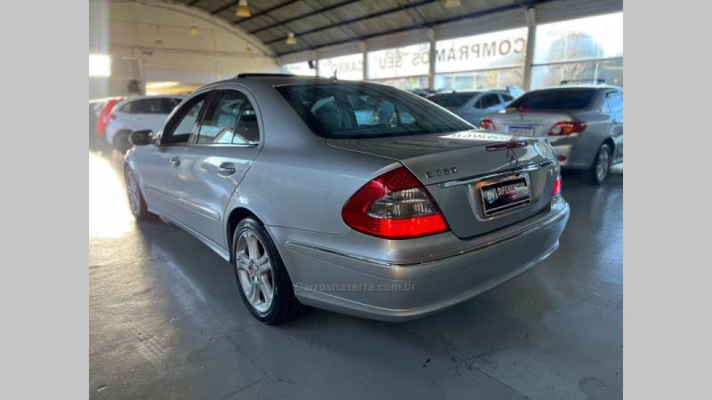MERCEDES-BENZ - E 350 - 2007/2007 - Prata - R$ 59.900,00