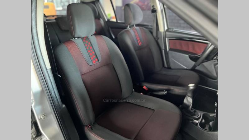 RENAULT - SANDERO - 2013/2013 - Prata - R$ 41.900,00