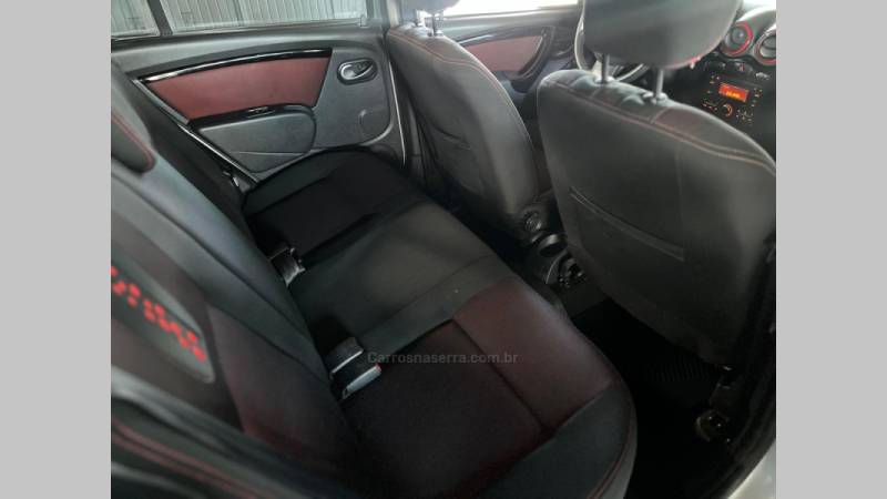 RENAULT - SANDERO - 2014/2014 - Prata - R$ 39.900,00