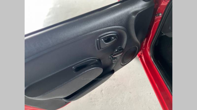 RENAULT - CLIO - 2013/2014 - Vermelha - R$ 29.900,00