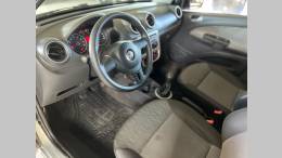 VOLKSWAGEN - VOYAGE - 2013/2014 - Prata - R$ 39.900,00