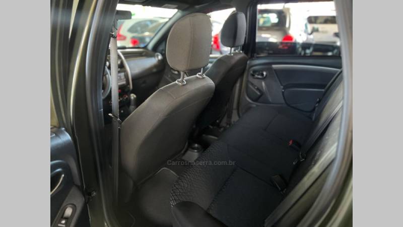 RENAULT - DUSTER OROCH - 2017/2018 - Verde - R$ 74.900,00